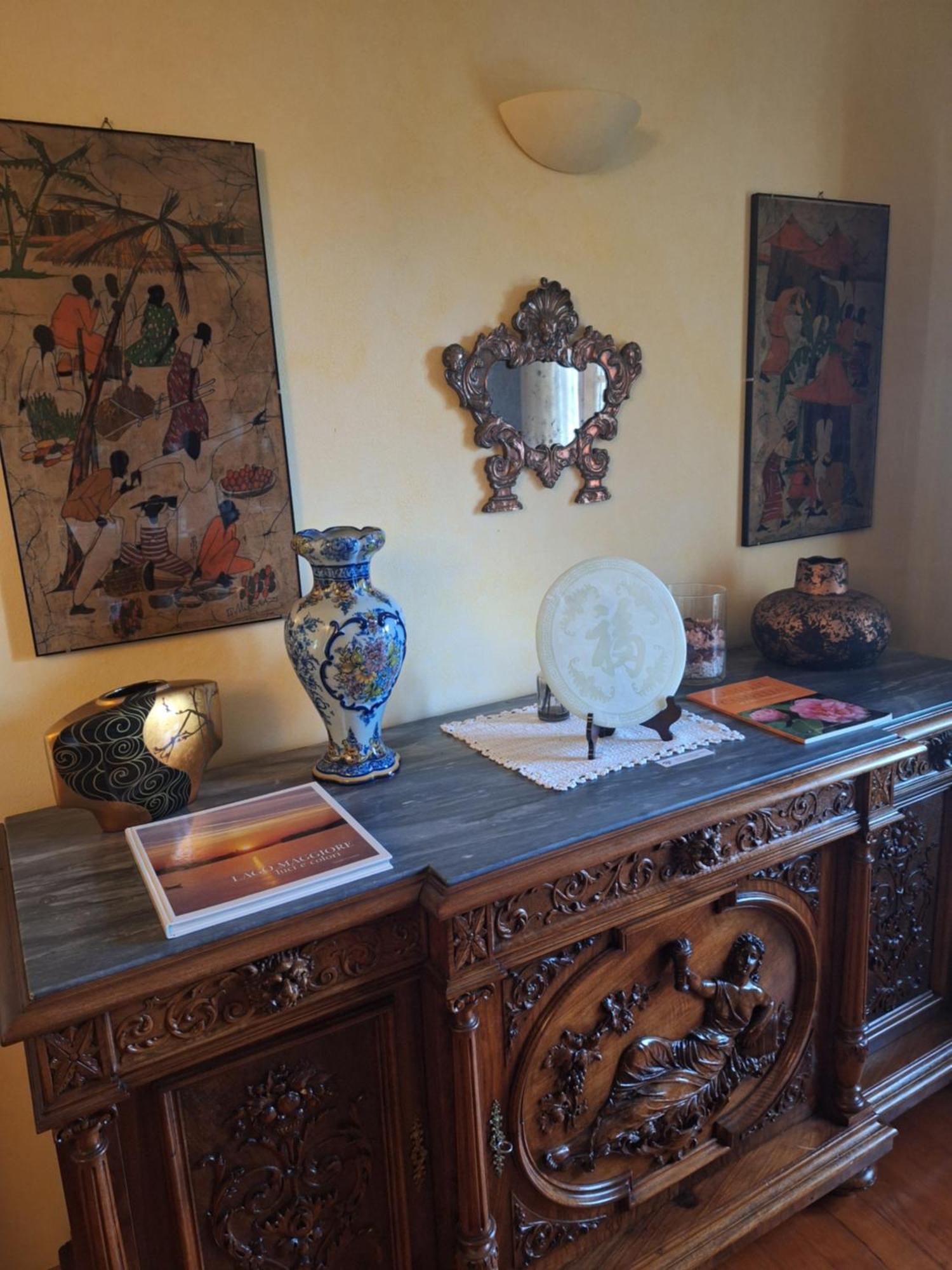 Villa Isabella: Lakefront Room with Park View Balcony Stresa Exterior photo