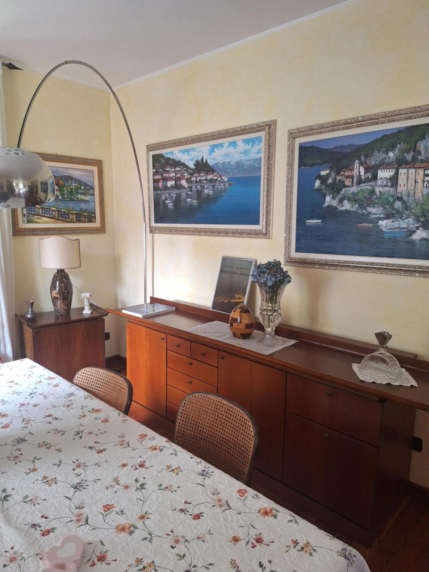 Villa Isabella: Lakefront Room with Park View Balcony Stresa Exterior photo
